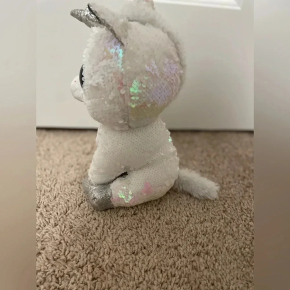 TY FLIPPABLES DIAMOND Unicorn Color Changing Sequins Collectable plush - Picture 4 of 7